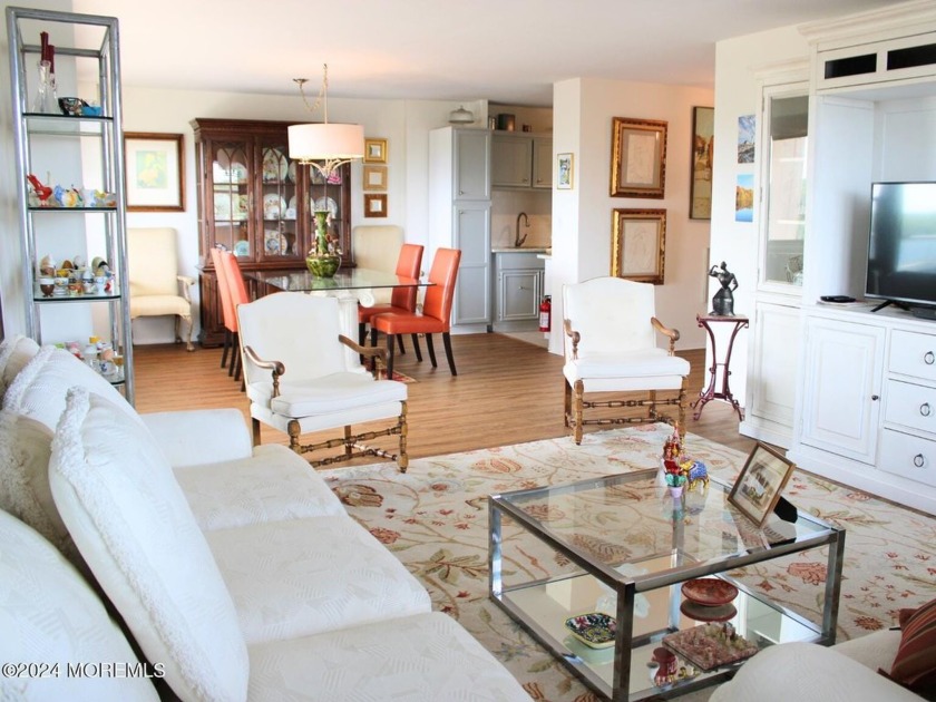 Beautiful, sunny, spacious, roomy 2 bed, 2 bath apt in The - Beach Condo for sale in Red Bank, New Jersey on Beachhouse.com