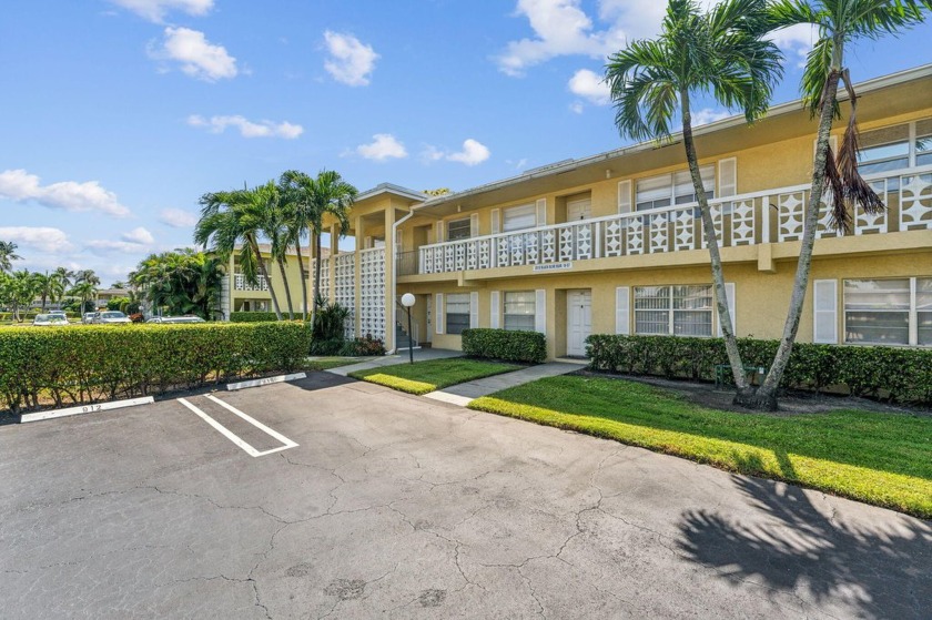 This 2nd floor end unit in the desirable Pines of Delray offers - Beach Condo for sale in Delray Beach, Florida on Beachhouse.com