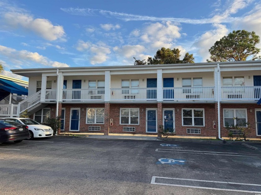 Affordable end unit condo just east of 17 in the Crescent Beach - Beach Condo for sale in North Myrtle Beach, South Carolina on Beachhouse.com