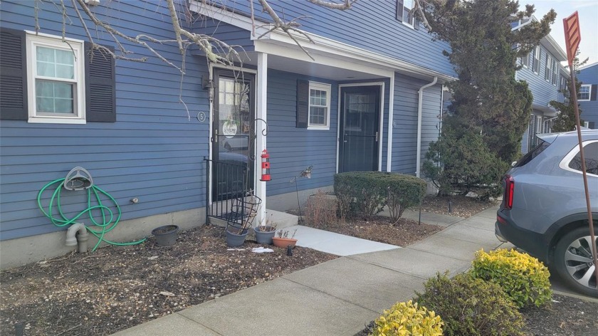 Welcome to Waters Edge Freeport. Top floor unit, 1 bedroom with - Beach Home for sale in Freeport, New York on Beachhouse.com
