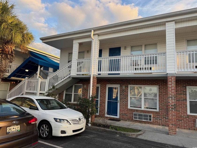 Affordable end unit condo just east of 17 in the Crescent Beach - Beach Condo for sale in North Myrtle Beach, South Carolina on Beachhouse.com