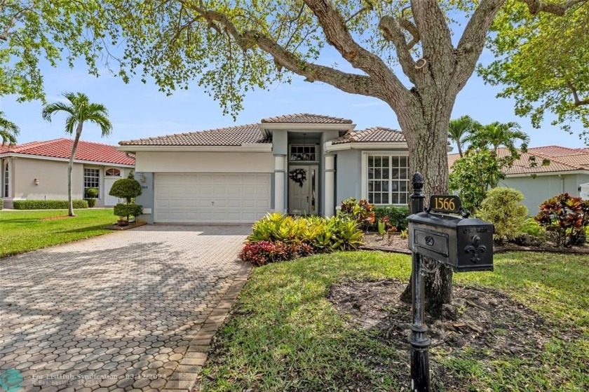 Beautiful 3 bedroom, 2 bathroom house in gated Eagle Trace golf - Beach Home for sale in Coral Springs, Florida on Beachhouse.com