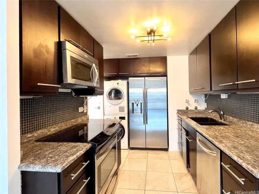 Large, remodeled 773 square foot one bedroom unit in the heart - Beach Condo for sale in Honolulu, Hawaii on Beachhouse.com