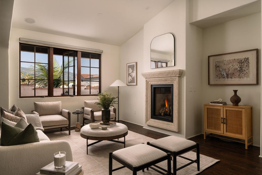 Very rarely does a single-level, top-floor penthouse come - Beach Condo for sale in Santa Barbara, California on Beachhouse.com