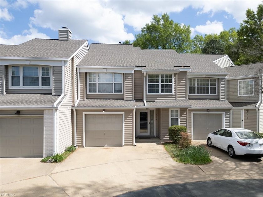 Welcome to Cypress Point living in beautiful Virginia Beach! - Beach Condo for sale in Virginia Beach, Virginia on Beachhouse.com