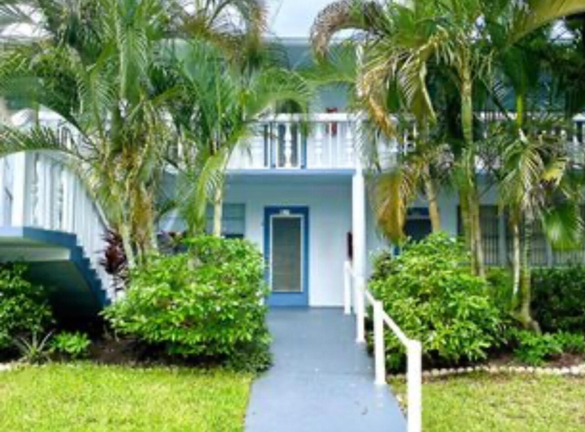 LOCATION! Charming Second Floor Corner Unit with Screened Porch! - Beach Condo for sale in Deerfield Beach, Florida on Beachhouse.com
