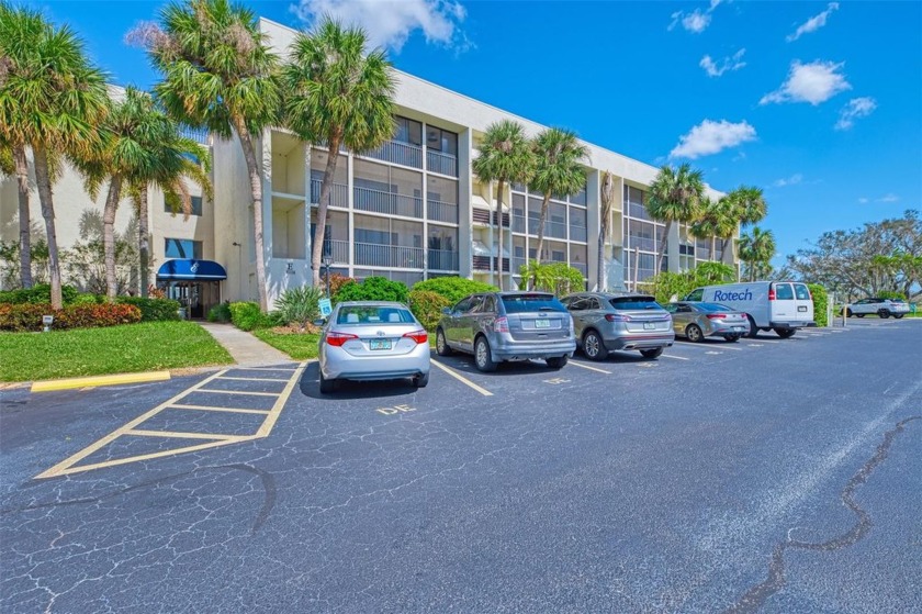 Welcome to your beach-inspired retreat! Top Floor - Beautifully - Beach Condo for sale in Bradenton, Florida on Beachhouse.com