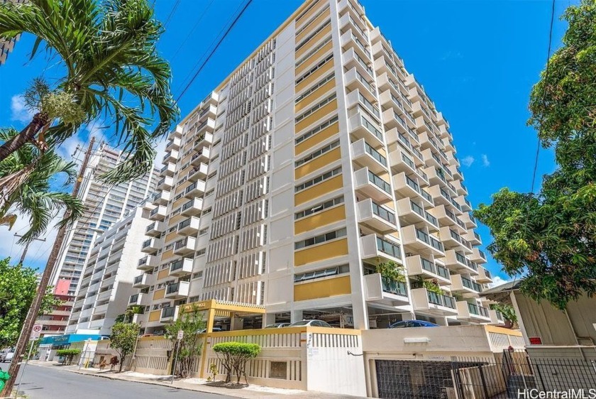 Rarely available:  2 bedroom, 2 bath apartment, resort-zoned - Beach Condo for sale in Honolulu, Hawaii on Beachhouse.com