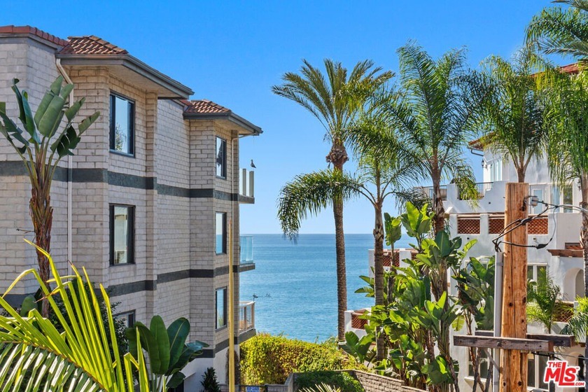Perfect Location And Excellent Price! This is a rare opportunity - Beach Condo for sale in San Clemente, California on Beachhouse.com