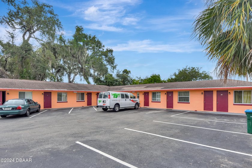Updated : NEW ROOF . The Ranch Motel is a 12-unit with owners - Beach Commercial for sale in Holly Hill, Florida on Beachhouse.com