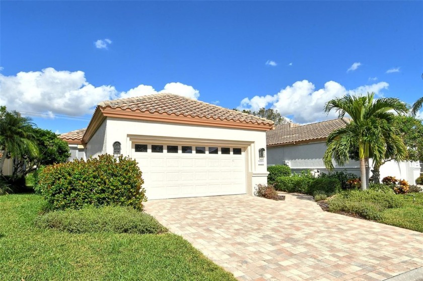 Discover one of Sarasota's most elegantly landscaped and - Beach Home for sale in Sarasota, Florida on Beachhouse.com