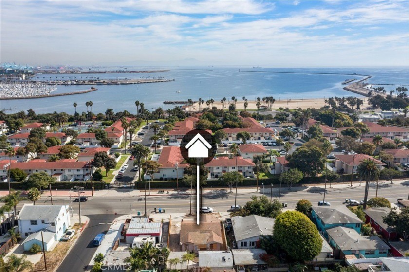 Investor's Dream in Prime San Pedro Location!

Calling all - Beach Home for sale in San Pedro, California on Beachhouse.com