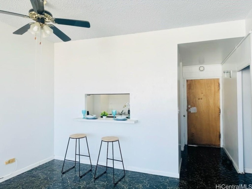 This 2-bedroom, 1-bath corner penthouse unit in Lakeview Gardens - Beach Condo for sale in Honolulu, Hawaii on Beachhouse.com