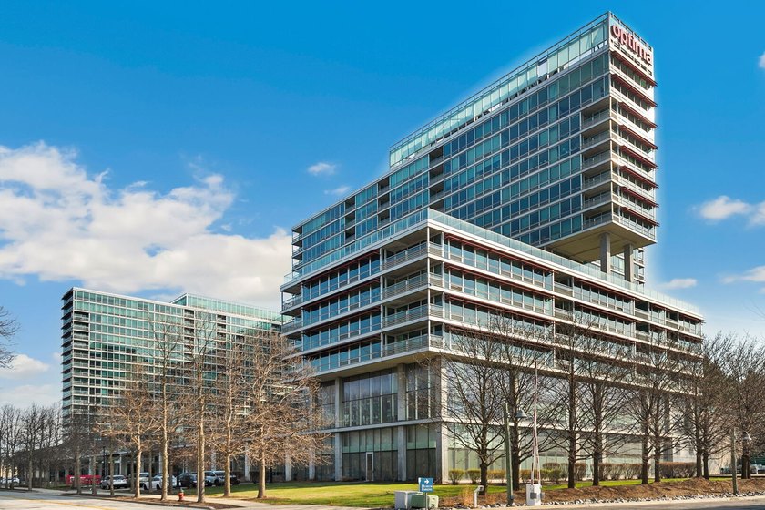 Feast your eyes on this bright, modern and airy 2 Br /2 Ba - Beach Condo for sale in Skokie, Illinois on Beachhouse.com