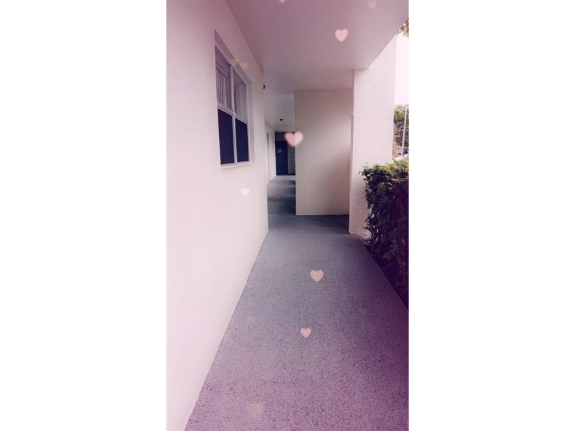 Owner wants to sell!!!! Bring an Offer.   Beautiful and spacious - Beach Condo for sale in Sunrise, Florida on Beachhouse.com