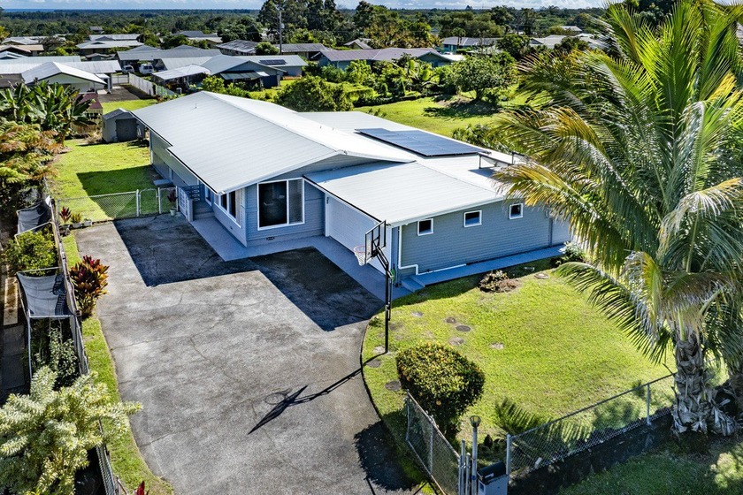 This charming home is located steps from the Hilo Municipal Golf - Beach Home for sale in Hilo, Hawaii on Beachhouse.com