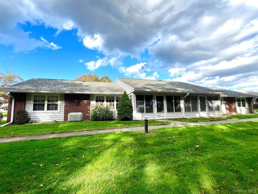 Baronet model in a great location. This condo is in excellent - Beach Condo for sale in Ridge, New York on Beachhouse.com