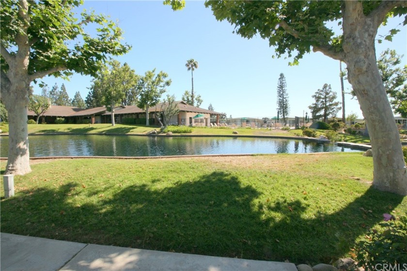 Senior park, space rent is $1,170/Mo. Located on the main lake - Beach Home for sale in Lake Forest, California on Beachhouse.com