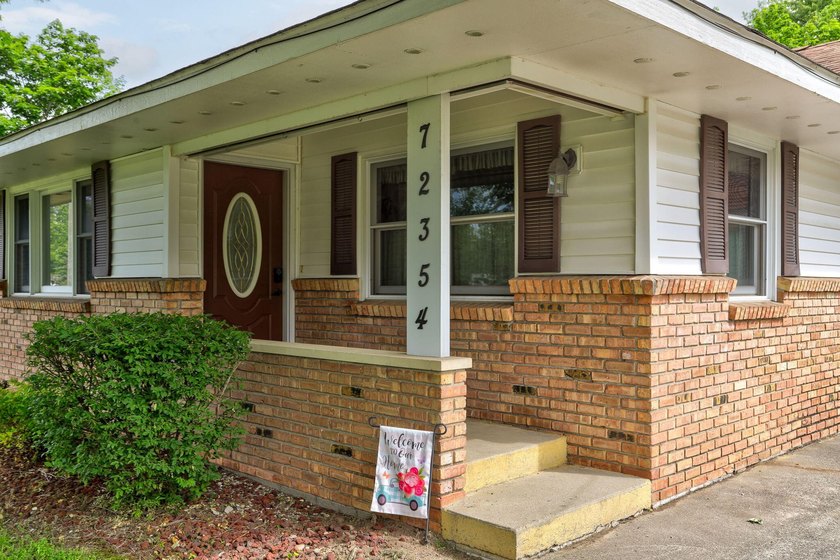 Well-kept and move-in ready, this spacious 3-bedroom, 2-bath - Beach Home for sale in South Haven, Michigan on Beachhouse.com