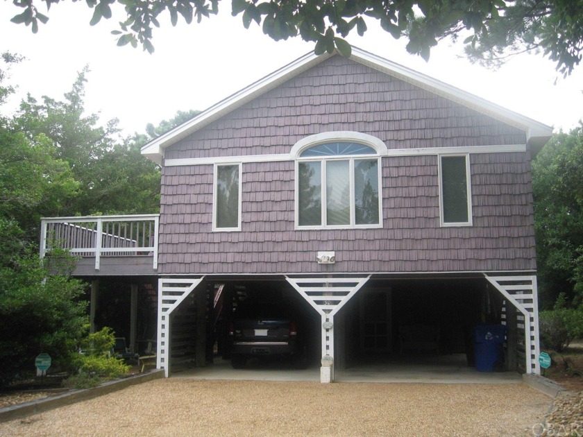 This charming well maintained home has been a family second home - Beach Home for sale in Southern Shores, North Carolina on Beachhouse.com