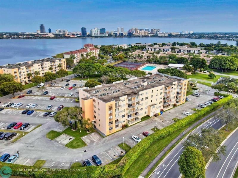 CASH ONLY: Experience this beautiful 2 bed/ 2 bath unit located - Beach Condo for sale in West Palm Beach, Florida on Beachhouse.com