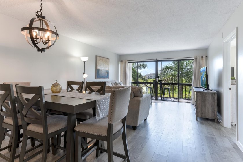 Beautiful furnished 2 bedroom 2 bath unit with open kitchen and - Beach Condo for sale in West Palm Beach, Florida on Beachhouse.com