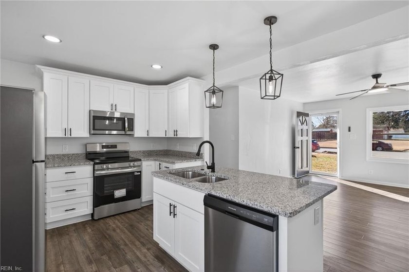 Updated ranch home with 4 bedrooms and 2 bathrooms. New kitchen - Beach Home for sale in Portsmouth, Virginia on Beachhouse.com