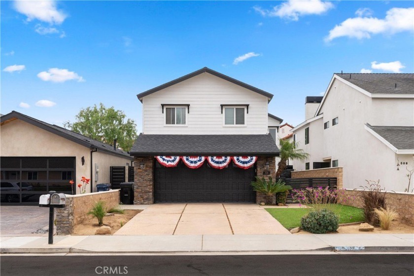 Welcome to 510 Oceanhill Drive -- a beautifully updated and turn - Beach Home for sale in Huntington Beach, California on Beachhouse.com