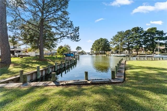 Looking for a house with a waterfront view and a boat slip - Beach Home for sale in Poquoson, Virginia on Beachhouse.com