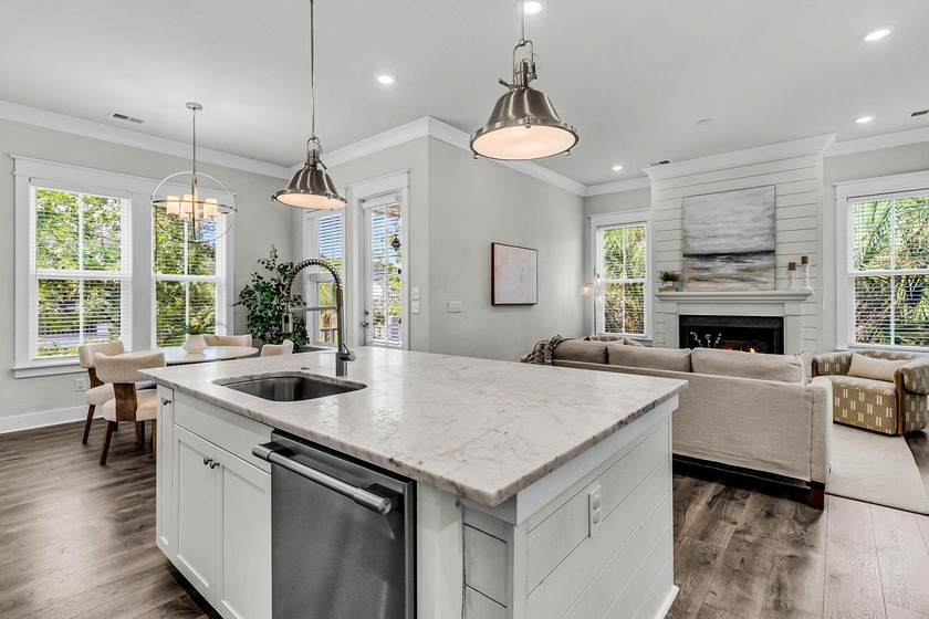 Jennie Moore Elem School! Elevated home on a quiet cul-de-sac - Beach Home for sale in Mount Pleasant, South Carolina on Beachhouse.com