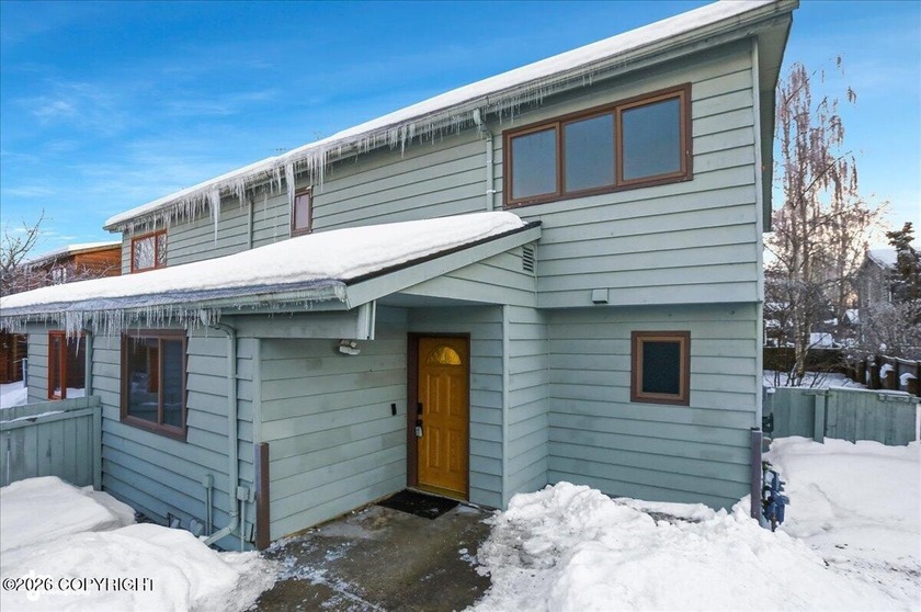 Zero Lot Line - No HOA or HOA dues! Discover this spacious - Beach Home for sale in Anchorage, Alaska on Beachhouse.com