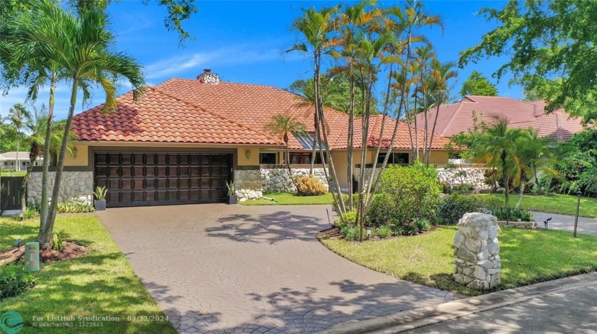 Discover refined luxury in Maplewood's prestigious neighborhood - Beach Home for sale in Coral Springs, Florida on Beachhouse.com