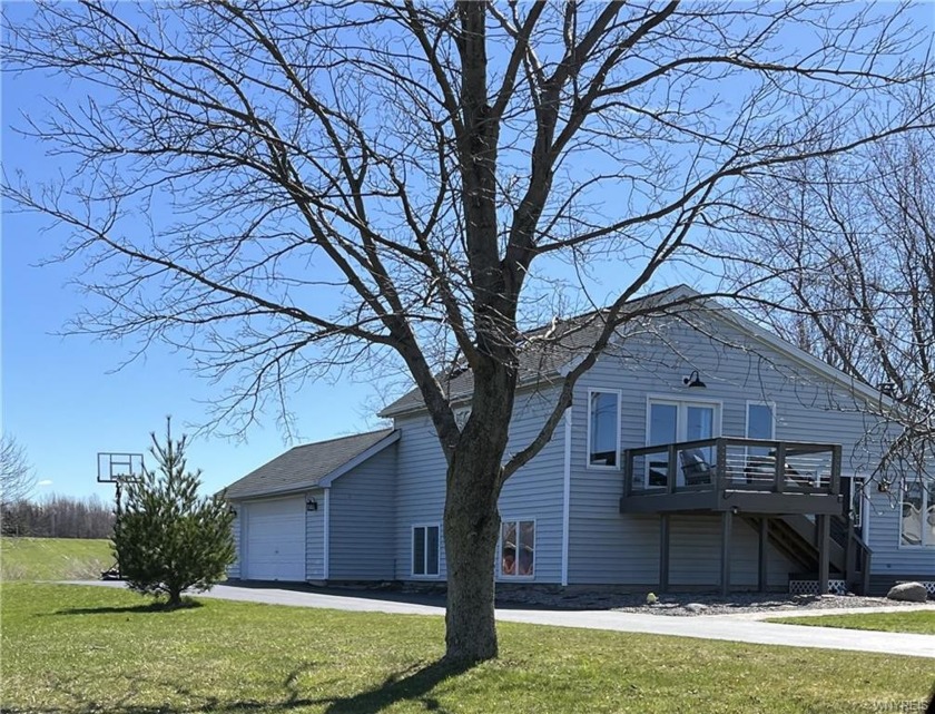Charming 3 bedroom, 2 full baths with C/Air and attached garage.
 - Beach Home for sale in Barker, New York on Beachhouse.com