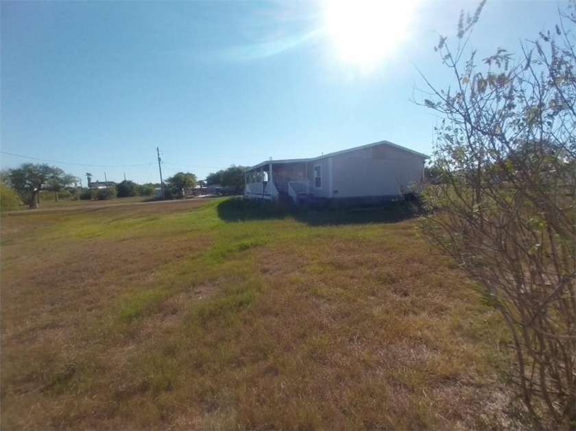 This three-bedroom, two-bathroom double-wide mobile home - Beach Home for sale in Bayside, Texas on Beachhouse.com