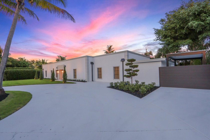 A Masterpiece in the Heart of Tequesta! Welcome to an - Beach Home for sale in Tequesta, Florida on Beachhouse.com