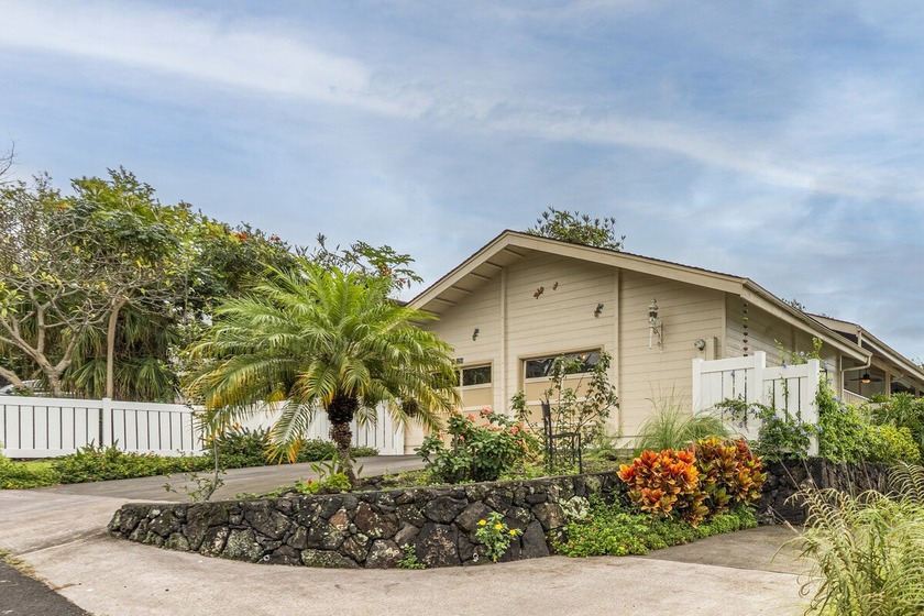 Amazing value in Kona Palisades! This single level home features - Beach Home for sale in Kailua Kona, Hawaii on Beachhouse.com