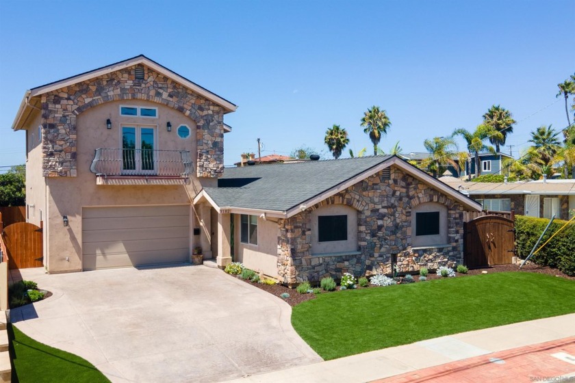 This home has a versatile layout with 3 bedrooms and 2.5 baths - Beach Home for sale in San Diego, California on Beachhouse.com