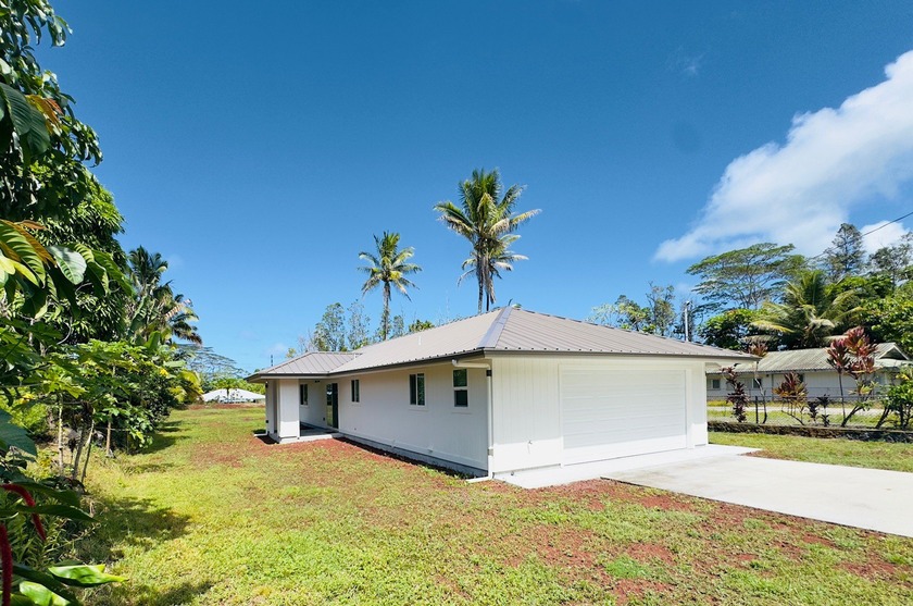 Your immaculate, new, 3 bed, 2.25 bath home, with a 2 car garage - Beach Home for sale in Pahoa, Hawaii on Beachhouse.com