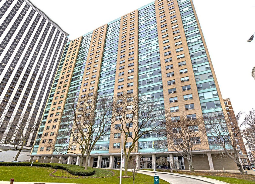 Beautifully maintained east-facing condo in popular East - Beach Condo for sale in Chicago, Illinois on Beachhouse.com