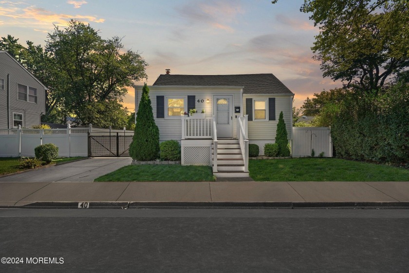 This charming 3-bedroom, 1-bath home in Middletown is move-in - Beach Home for sale in North Middletown, New Jersey on Beachhouse.com