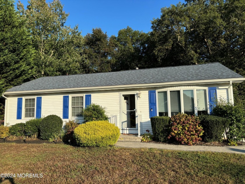 Charming 3 bedroom, 2 bathroom ranch located in Pebble Beach - Beach Home for sale in Waretown, New Jersey on Beachhouse.com