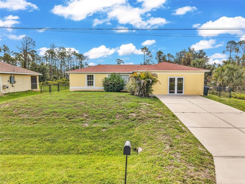 Move right in and start enjoying your New Home!!!  On offer is a - Beach Home for sale in North Port, Florida on Beachhouse.com