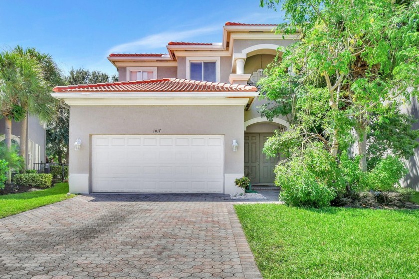 Spacious 4 Bed,2.5 Bath, 2 cars garage with formal dining room - Beach Home for sale in Boynton Beach, Florida on Beachhouse.com