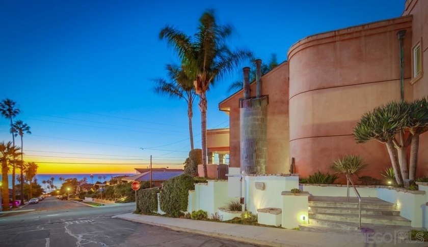 Under the Tuscan Sun... in Sunset Cliffs! This stunning 3 - Beach Home for sale in San Diego, California on Beachhouse.com