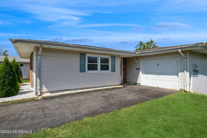 This delightful ranch features two spacious bedrooms with ample - Beach Home for sale in Brick, New Jersey on Beachhouse.com