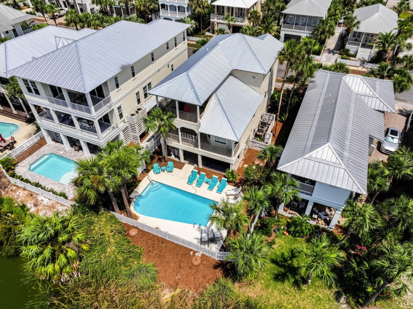 BRAND NEW ROOF!!! Destin Pointe is a gated, beach front, resort - Beach Home for sale in Destin, Florida on Beachhouse.com