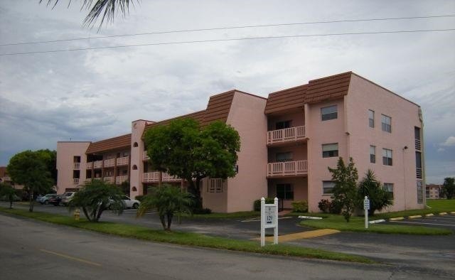 55+ COMMUNITY, UNIT IS ON THE 3rd FLOOR, CORNER UNIT, WELL KEPT - Beach Condo for sale in Sunrise, Florida on Beachhouse.com