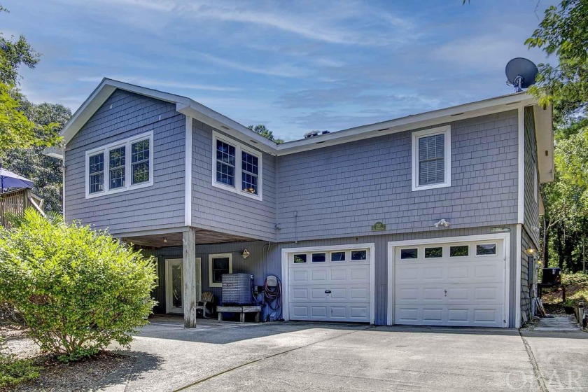 Welcome home to a charming, Southern Shores cottage, close to - Beach Home for sale in Southern Shores, North Carolina on Beachhouse.com