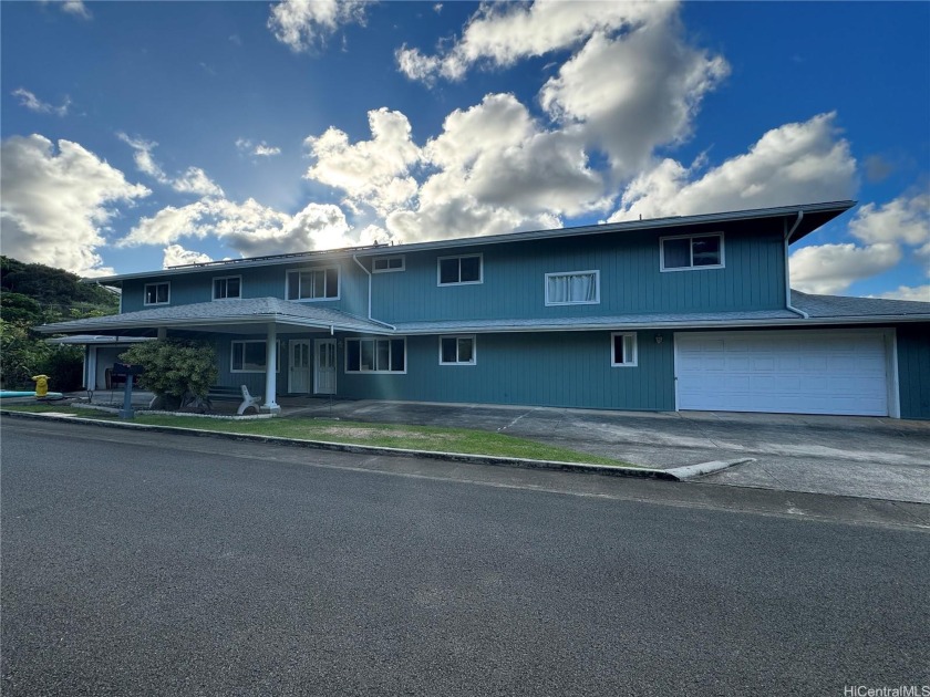 Beautiful sought after home located on Hillcrest, at the top of - Beach Home for sale in Kailua, Hawaii on Beachhouse.com