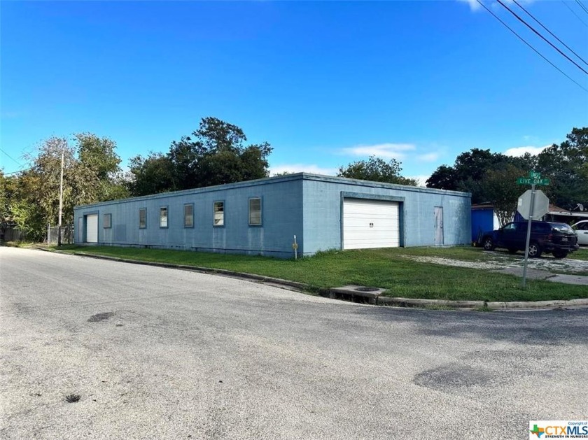 Storage building/shop with bathroom on corner lot with 3 garage - Beach Commercial for sale in Port Lavaca, Texas on Beachhouse.com